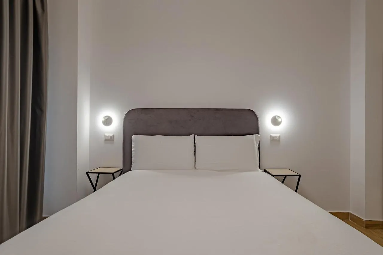 Oriana Homel Roma 0*, Rome Italy