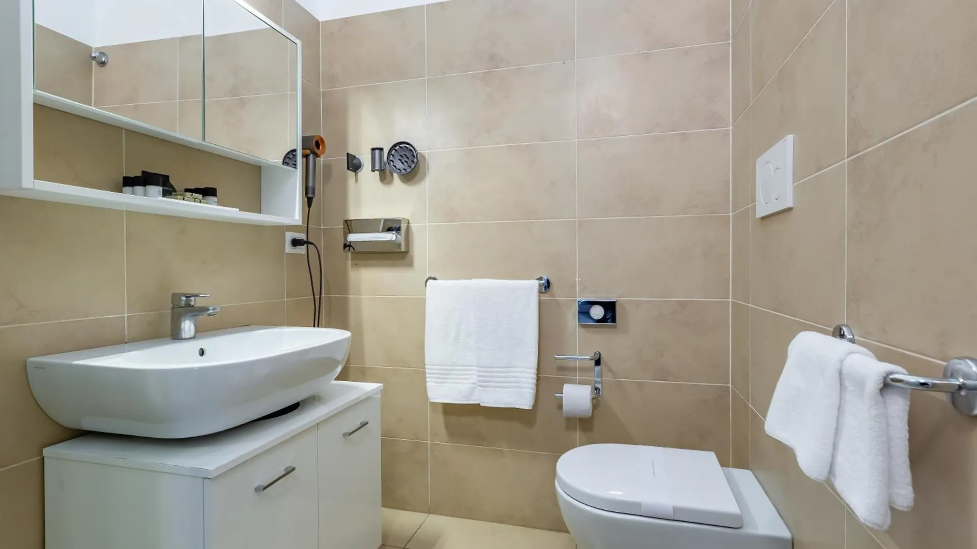 Apartment Oriana Homel Roma