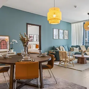 https://high-end-chic-2bdr-apartment-in-downtown-dubai.sharjah-hotels.com
