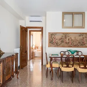 Hortis Apartment, 5 Persone, 2 Camere, Balcone, Metro C E Tram Per Il Centro Rzym